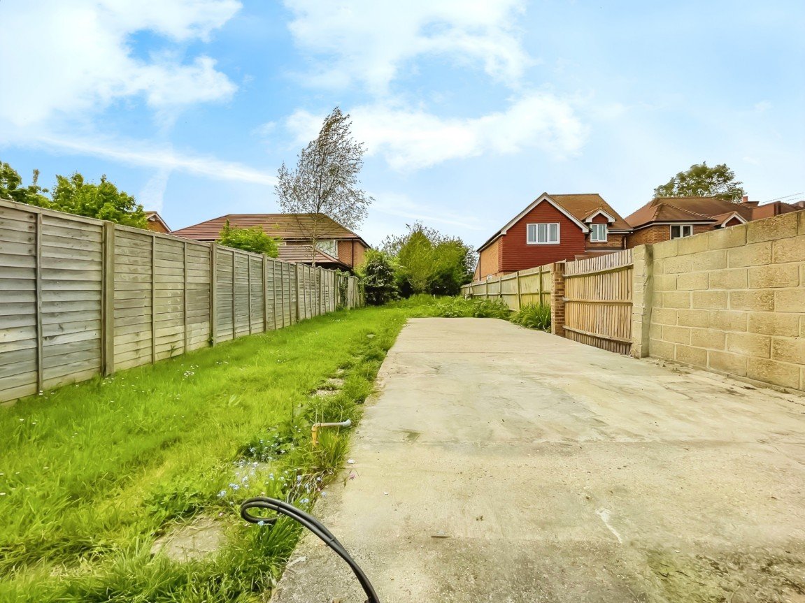 Southampton Road, Park Gate Marco Harris